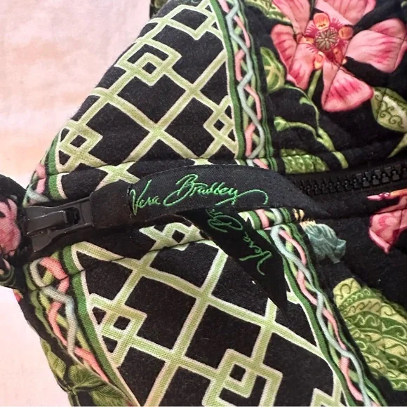 VERA BRADLEY - med weekend duke bag in colorful print, lime lining, zip closure - Picture 2 of 6